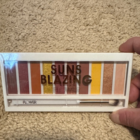 suns blazing Other - Suns Blazing Eyeshadow Palette - Vibrant Hues
